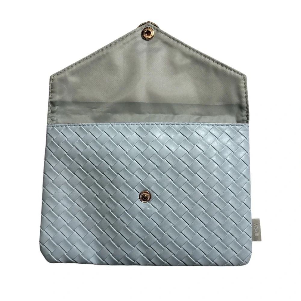 Ipsy Woven Clutch in Light Gray with Gold Button